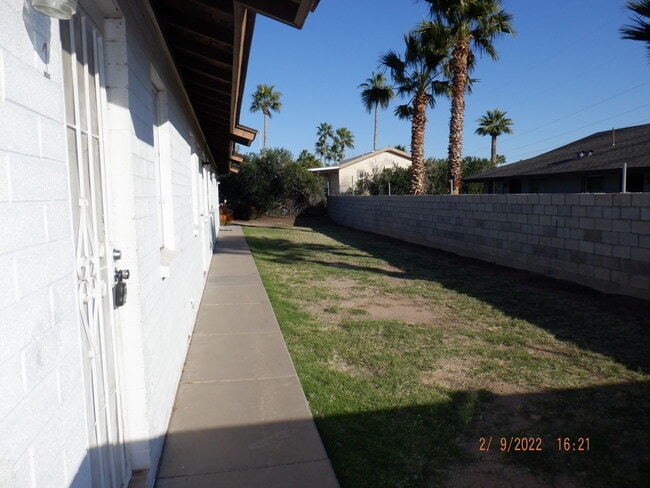 Building Photo - 343 N 93rd St Unit 2