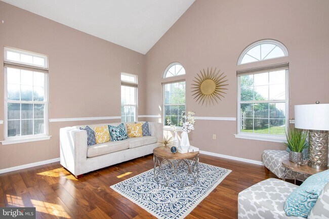 Photo - 251 Sequoia Dr