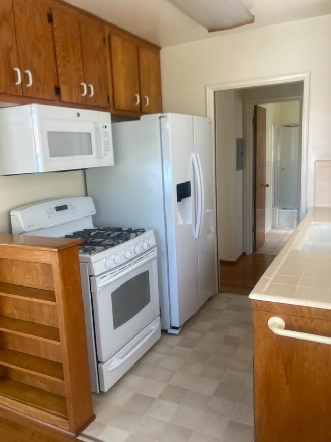 Photo - 242 Argonne Ave Unidad #A