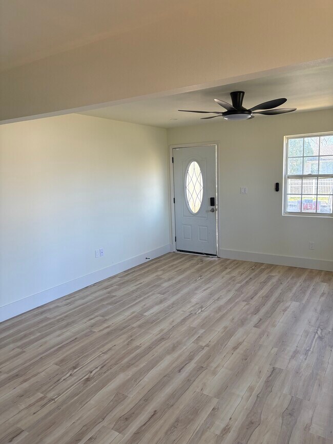 Photo - 1200 Southlawn Blvd