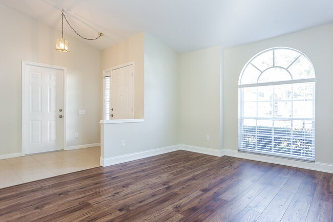 Photo - 354 Hanging Moss Cir