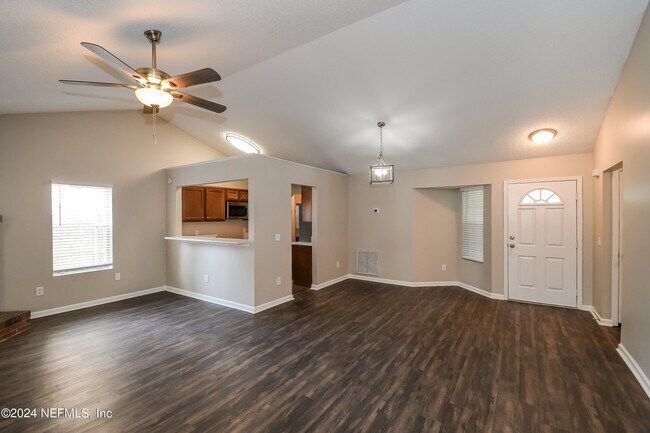 Photo - 11516 Birch Forest Cir E