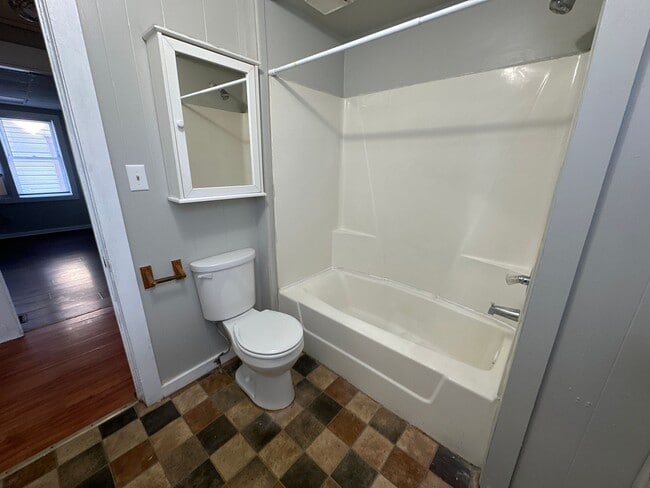 Photo - 710 W Kilgore Ave Unit Apt. 1