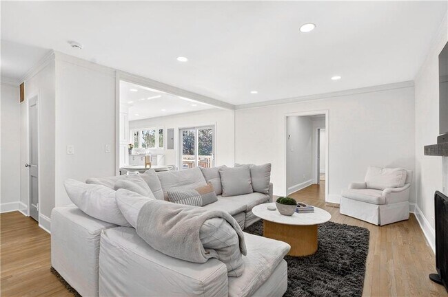 Photo - 2226 Melante Dr NE