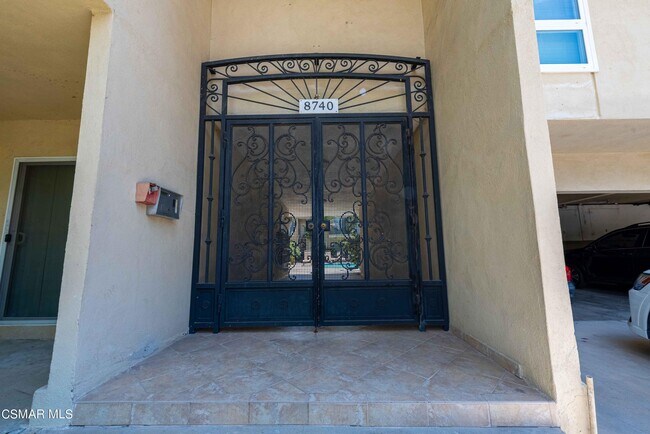 Photo - 8740 Owensmouth Ave