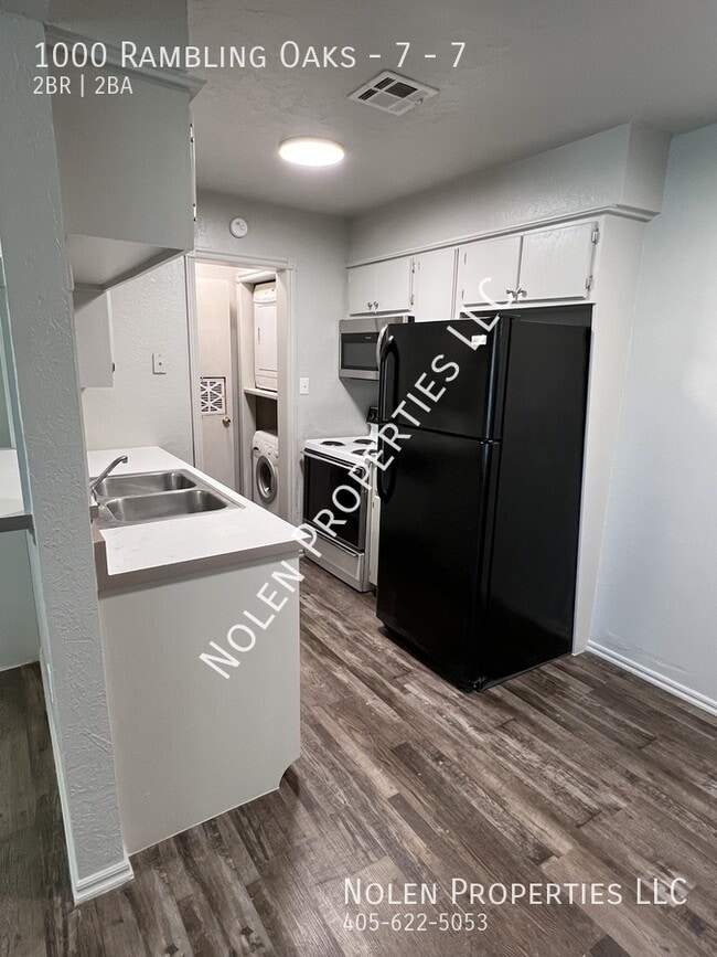 Photo - 1000 Rambling Oaks Dr