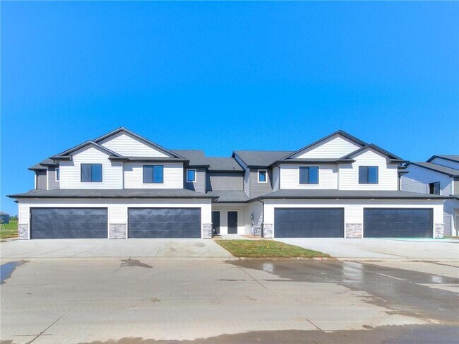 Building Photo - 6942 Bluebell Ct