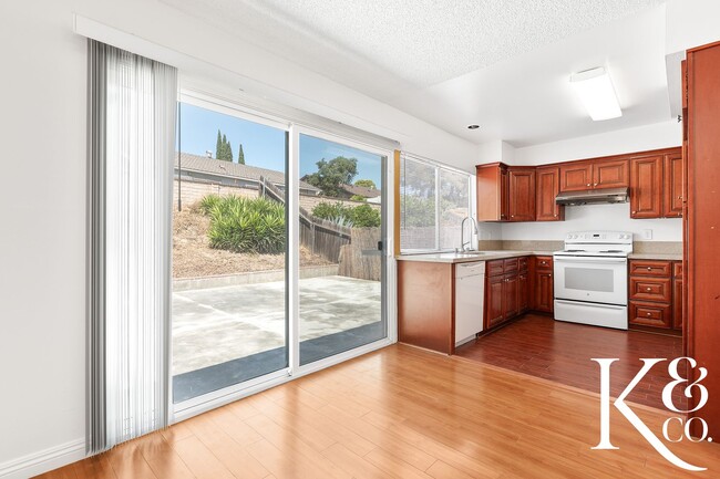 Photo - 559 W Avenida De Las Flores