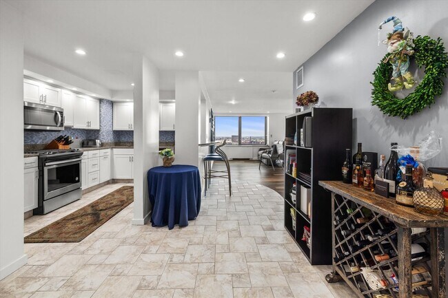 85 E India Row Unit 22F