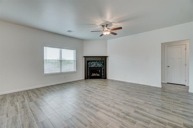 Photo - 528 NW 175th St