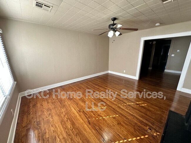 Photo - 1715 N Villa Ave