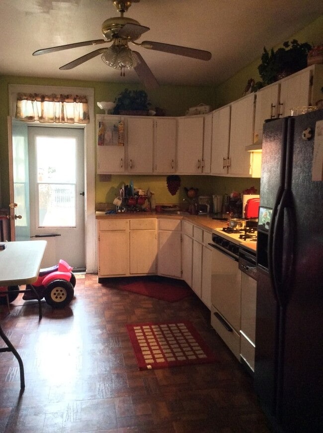 Photo - Fantastic 3 bedroom house in York