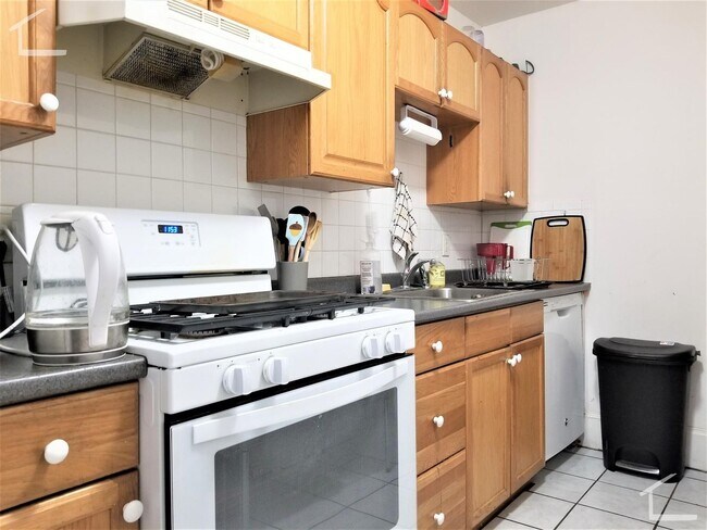 Photo - Great Three bed in Packards corner Unit #9