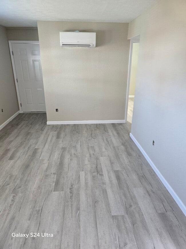 Photo - 108 Tacoma Rd Unit 108