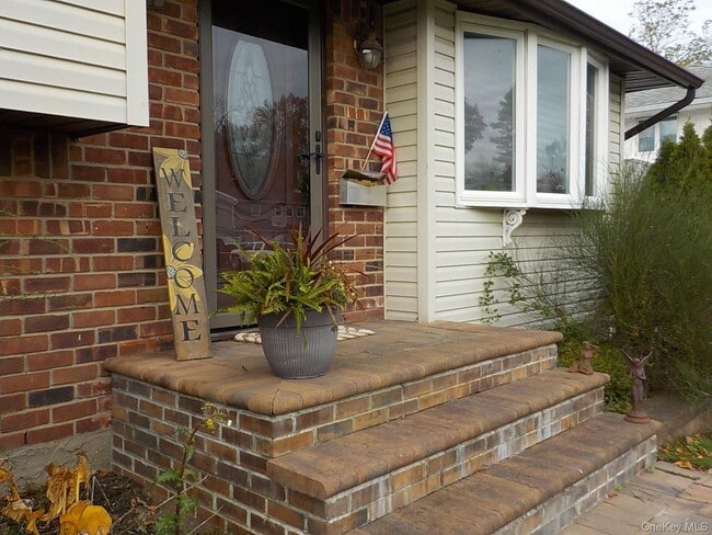 Photo - 12 Sycamore Ln