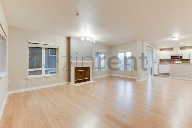 Photo - 2419 8th Ave N