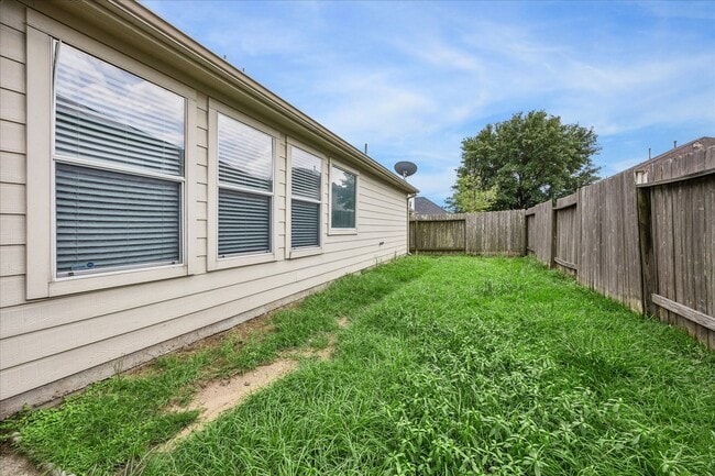 Photo - 15519 Hickory Dale St