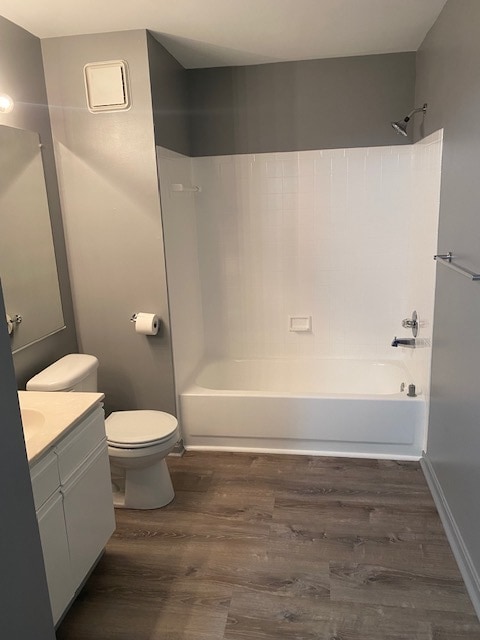 Hall /2nd bath - 10304 Westridge Dr Unit Vistas at Lake Arbor
