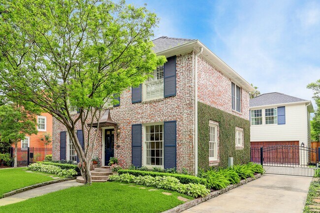 Building Photo - 2829 Sunset Blvd