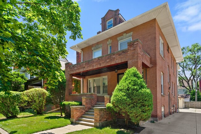 Building Photo - 2051 E 72nd Pl