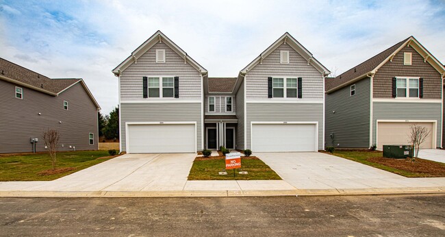 Building Photo - 3BD/2.5 Bath Townhome in Midland Wyntree C...