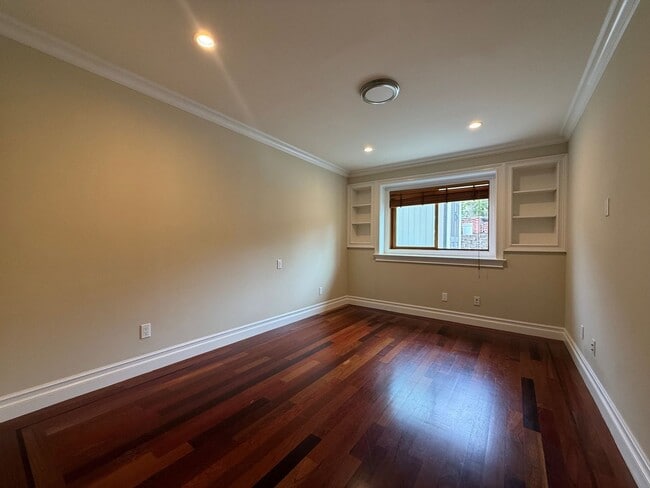 230 Urbano Dr Unit B