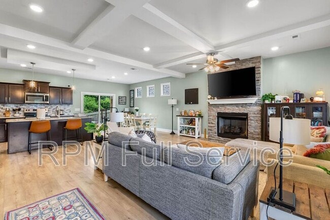 Photo - 604 Alvin Rd