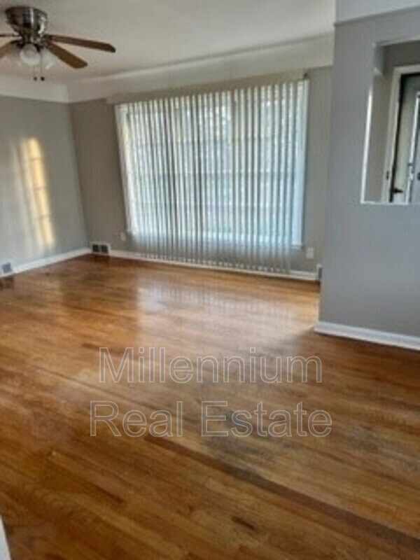 Photo - 60 Niagara Ave