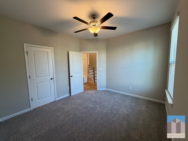 Photo - 2590 Morehead St