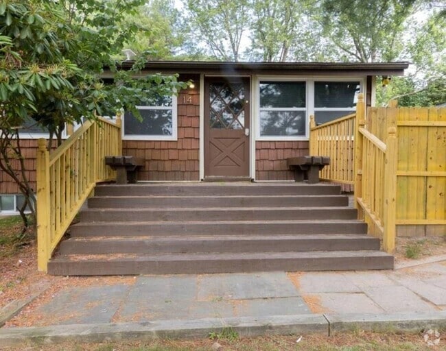 Building Photo - 14 Shirley Dr Rental