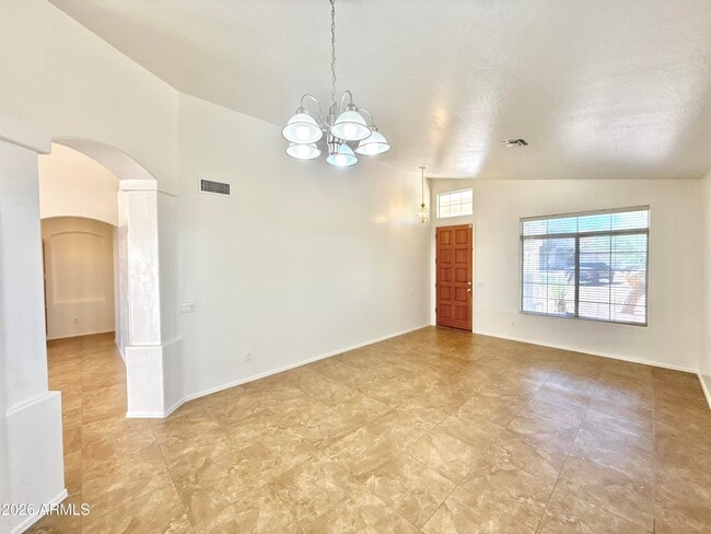 13896 W Wilshire Dr