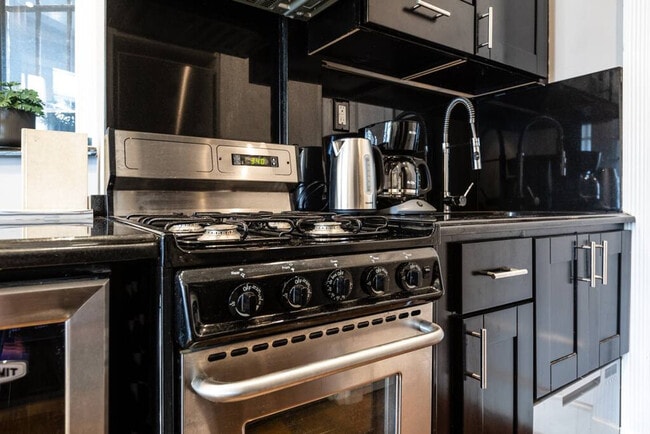 Photo - 697 10th Ave Unidad ID1013711P