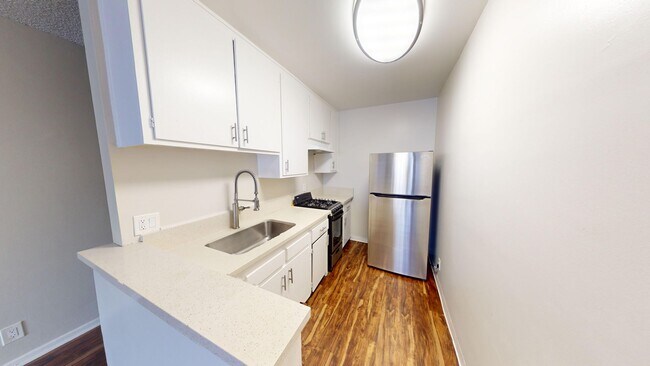 830 S. Grandview