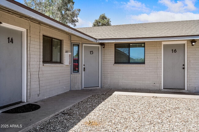 Building Photo - 1744 W Glendale Ave Unit 15 Rental