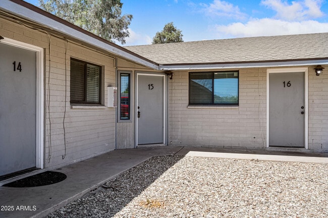 Photo - 1744 W Glendale Ave Apartment Unit 15