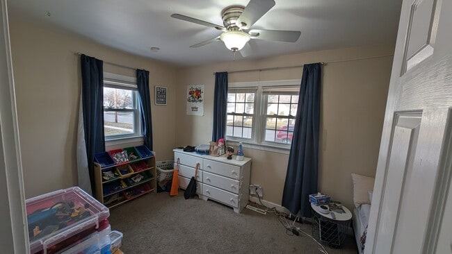 Photo - 729 Caroline St