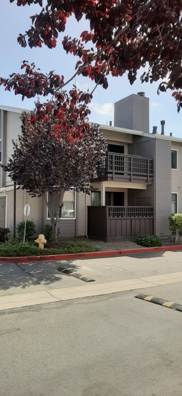 Building Photo - 427 W Laurel Dr Rental