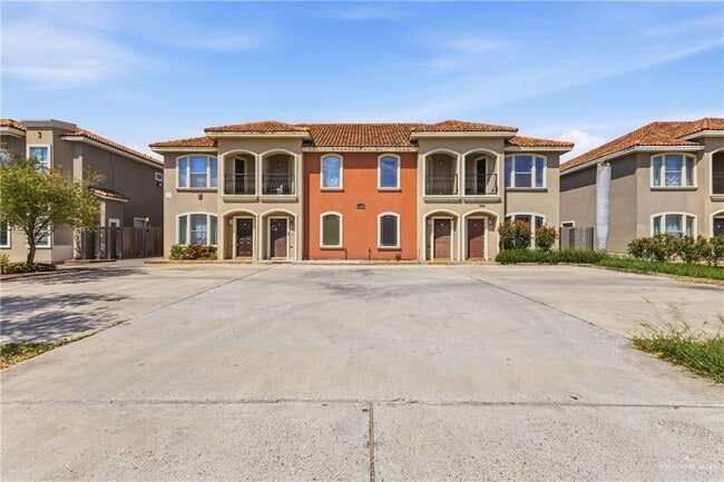 Building Photo - 14 E Olympia Ave