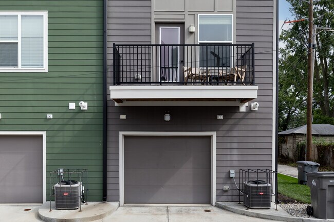 Photo - 2107 Coretta Way