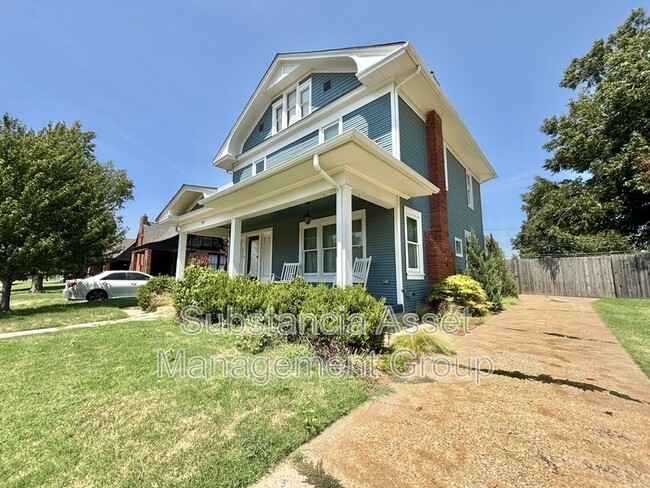 Photo - 711 NW 26th St