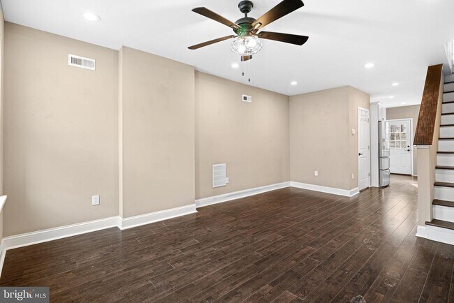 Building Photo - 2050 Mountain St