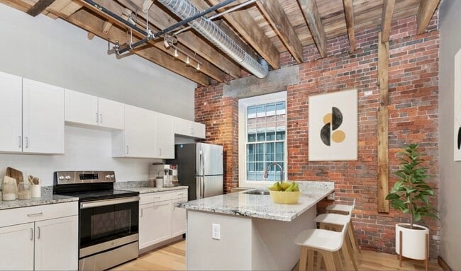 Building Photo - 58 13th St Unit 303