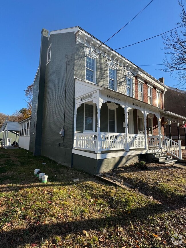 Building Photo - 3 Bedroom Twin in Emmaus Rental