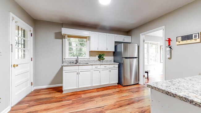 Photo - 255 Hermer Cir NW