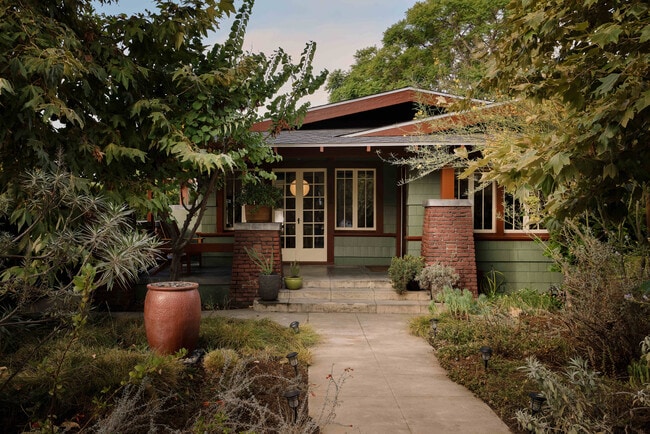 Building Photo - 2606 W Ave 30