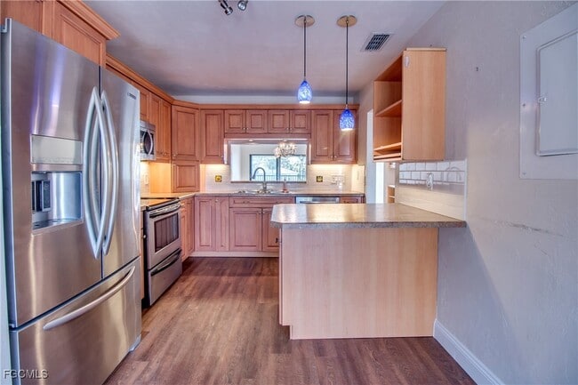 Photo - 15493 Admiralty Cir Unit 10