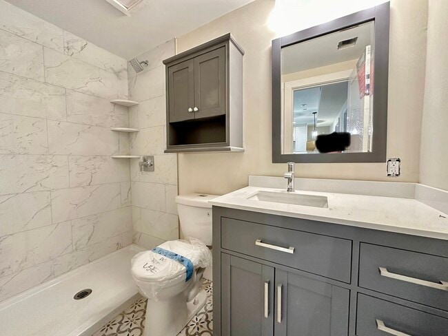 Building Photo - 50 N Margin St Rental