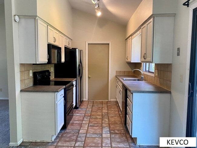 Photo - Elegant and Spacious Home!