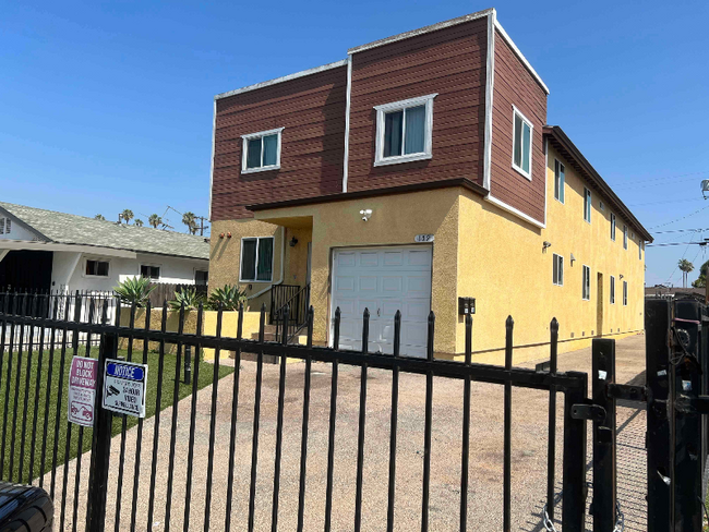 Building Photo - 161 W 79th St Rental