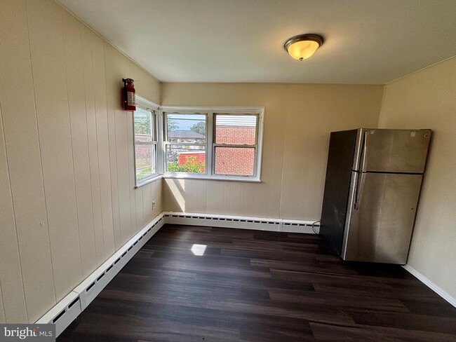 Photo - 44 W 3rd St